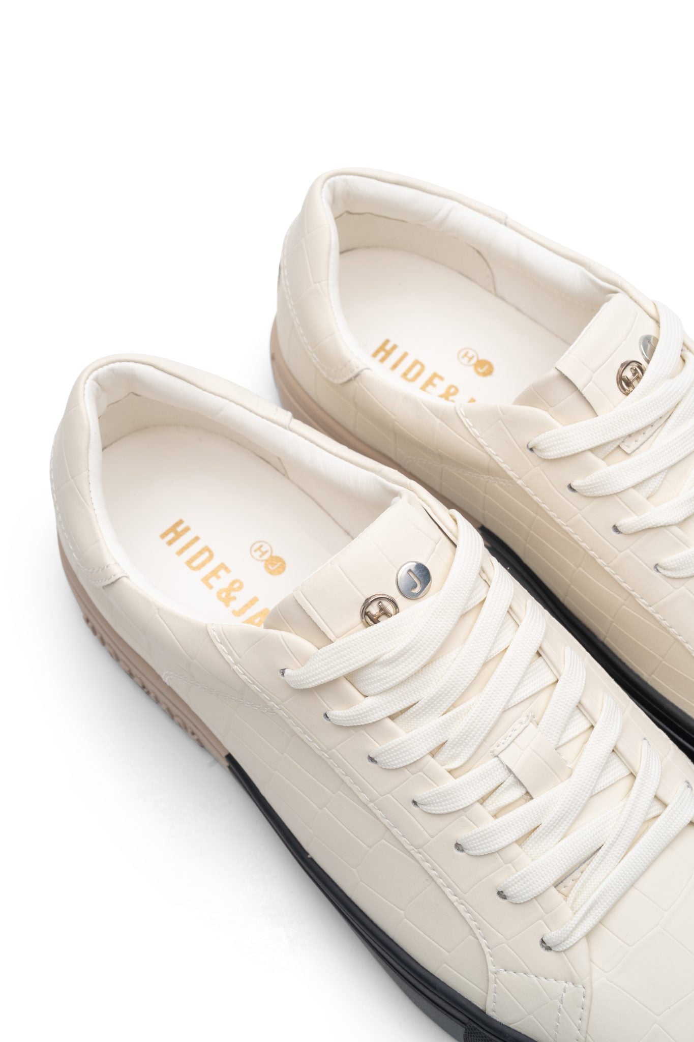 HIDE & JACK MEN’S LOW TOP SNEAKER ESSENCE IDRO NUBUCK