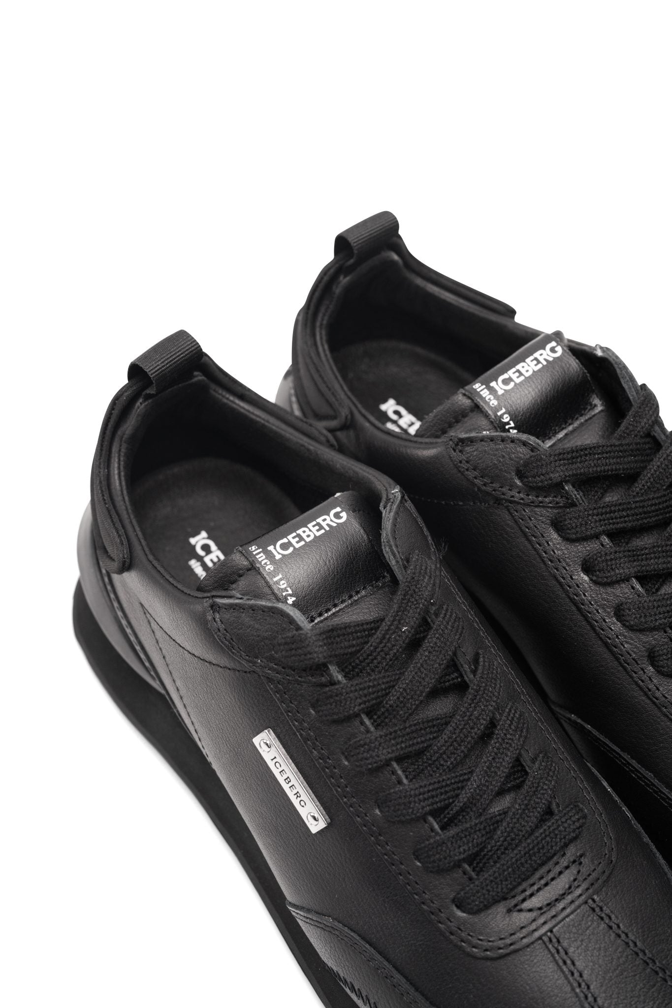 ICEBERG MEN’S BLACK SNEAKER