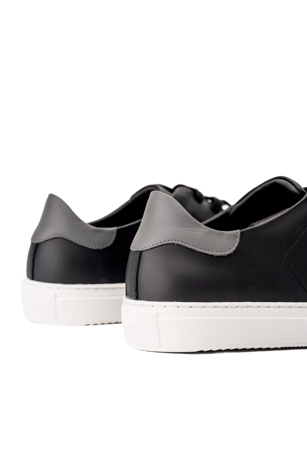 (CORE) AXEL ARIGATO MEN’S CLEAN 90 TRIPLE B BIRD SNEAKER F1739002 BLACK/DARK GREY