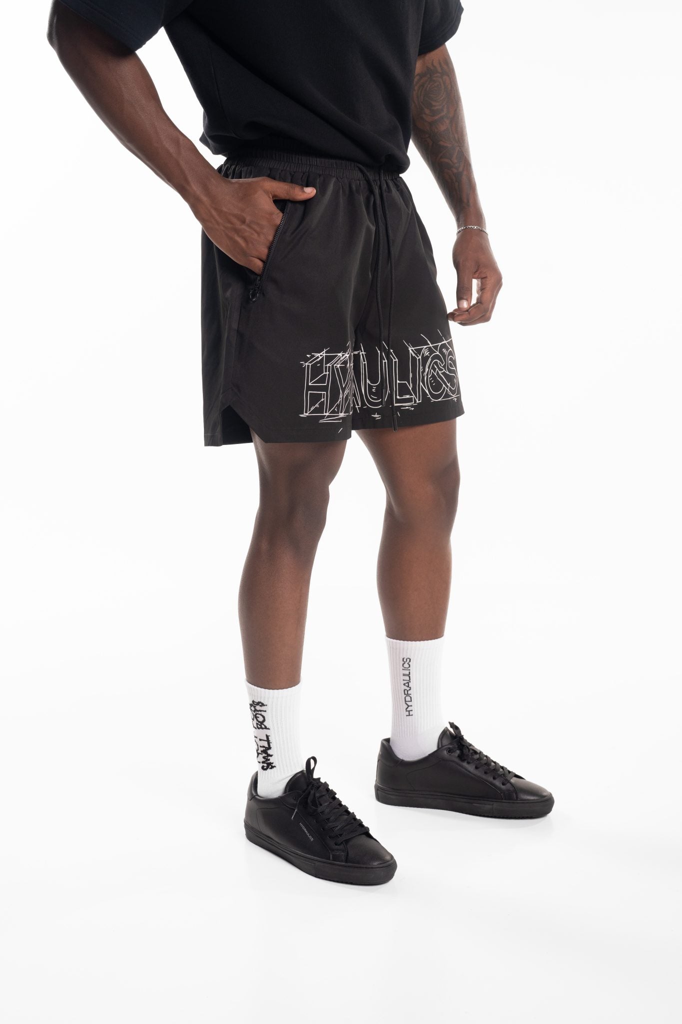 HYDRAULICS PERSPECTIVE SKETCH SHORTS BLACK