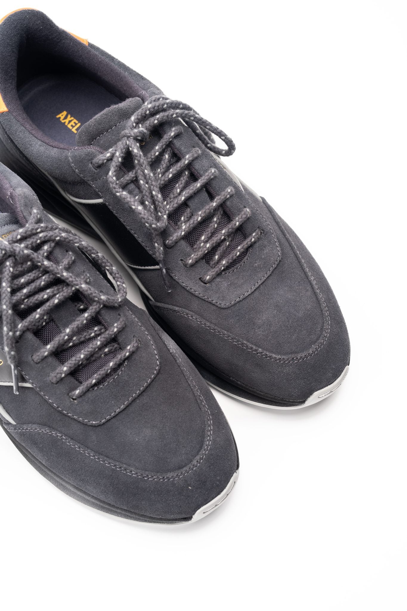 AXEL ARIGATO MEN’S GENESIS NEO SUEDE RUNNER