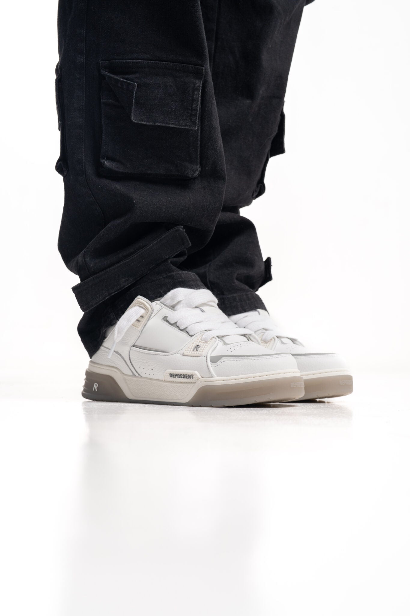 (CORE) REPRESENT MEN’S STUDIO SNEAKER MLM9754-119 WHITE/GREY