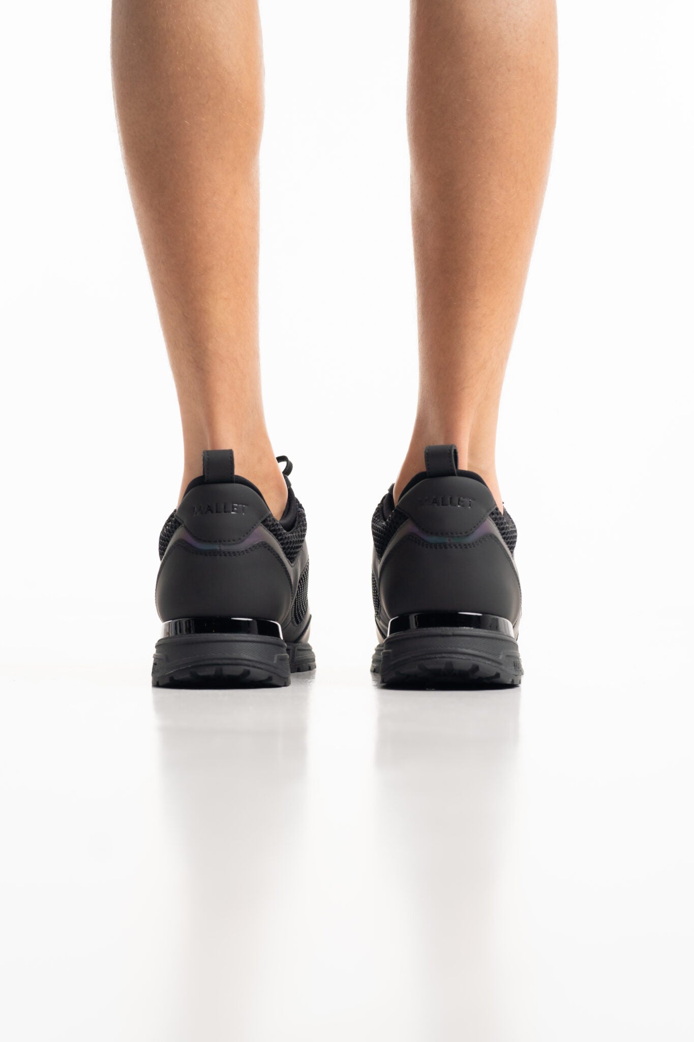 MALLET MEN’S DIVER LITE TRIPLE BLACK IRIDESCENT SNEAKER