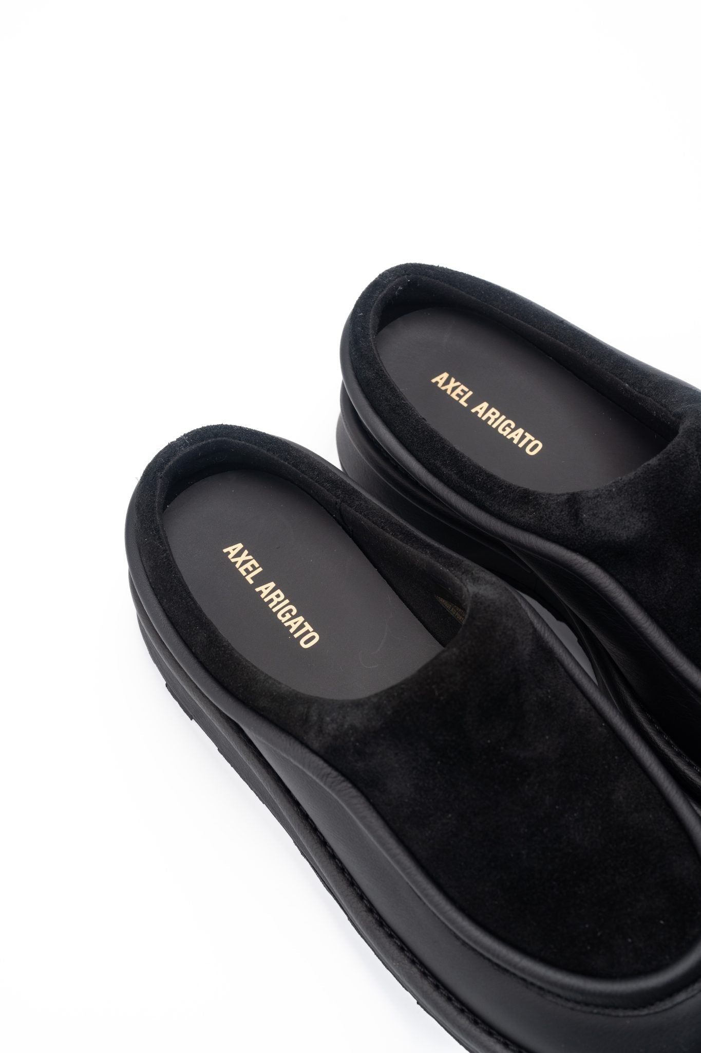 AXEL ARIGATO MEN’S PILLOW MULE