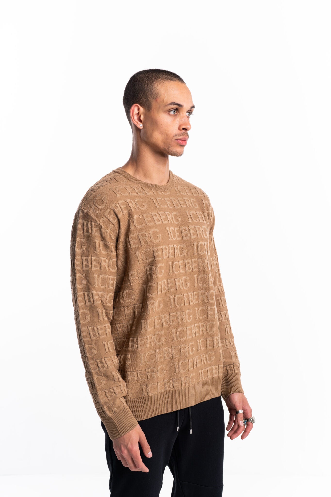 ICEBERG MEN’S ROUND NECK KNITTED