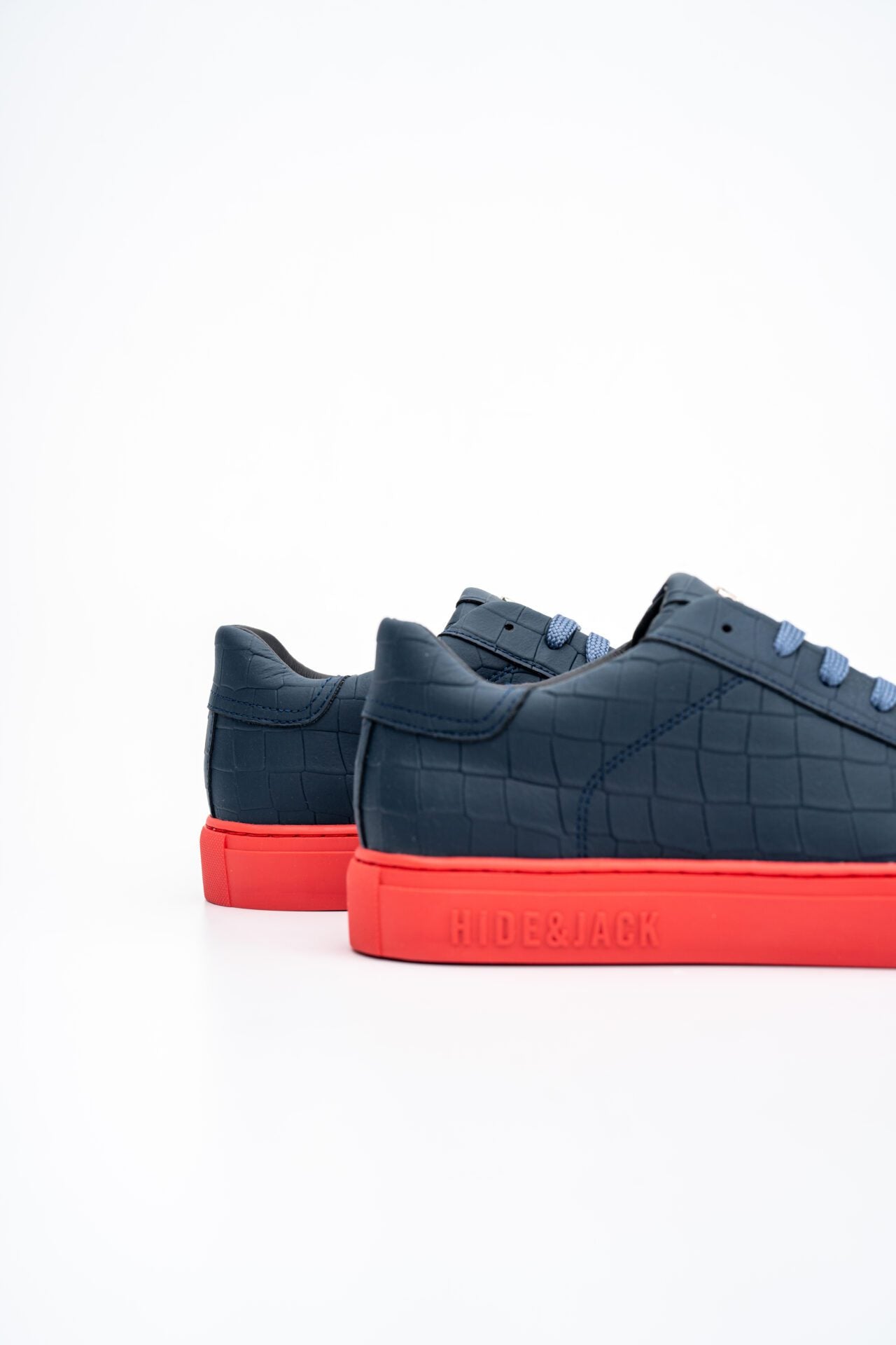 (CORE) HIDE & JACK MEN’S ESSENCE IDRO NUBUCK LOW TOP SNEAKER BLUE RED