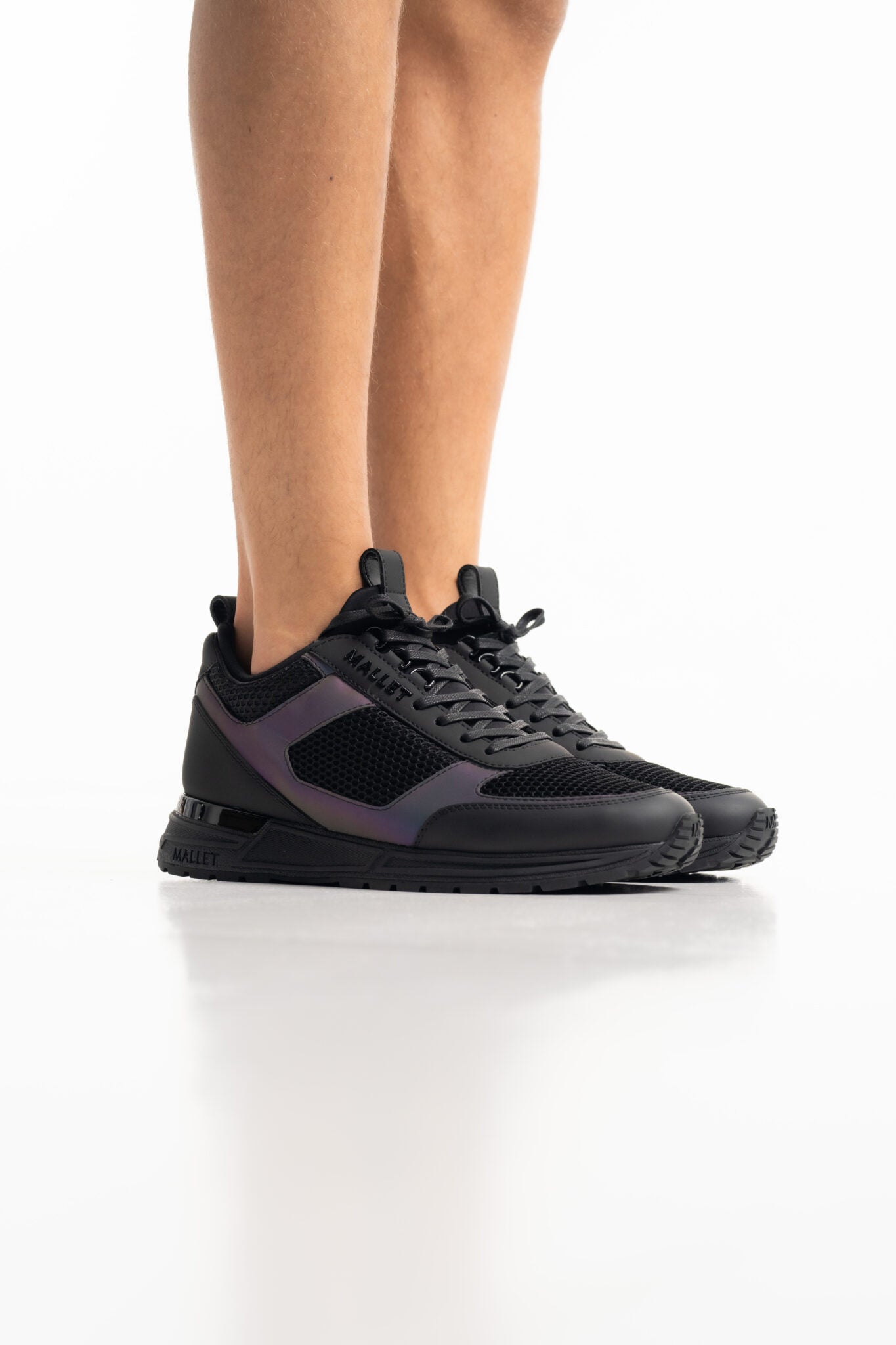 MALLET MEN’S DIVER LITE TRIPLE BLACK IRIDESCENT SNEAKER