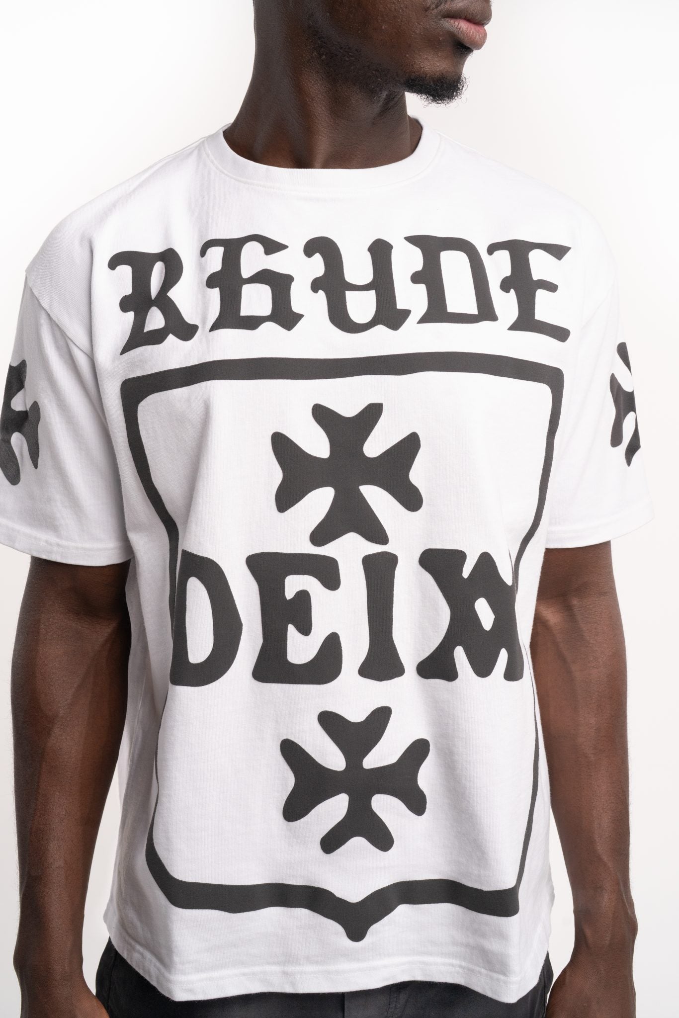 RHUDE MEN’S DEIX SHIELD OVERSIZED TEE WHITE