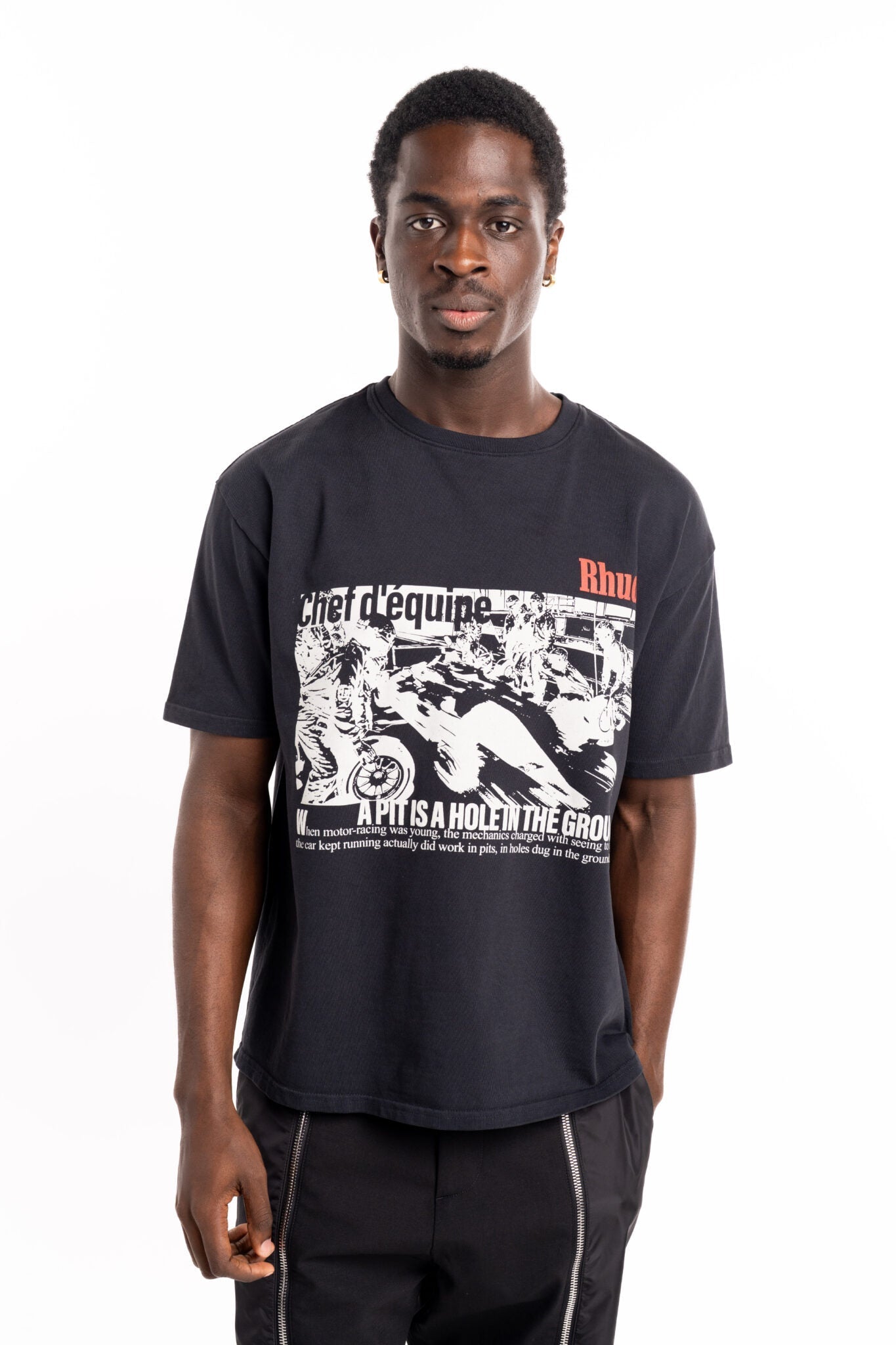 RHUDE MEN’S CHAMPION DU MONDE TEE VINTAGE BLACK