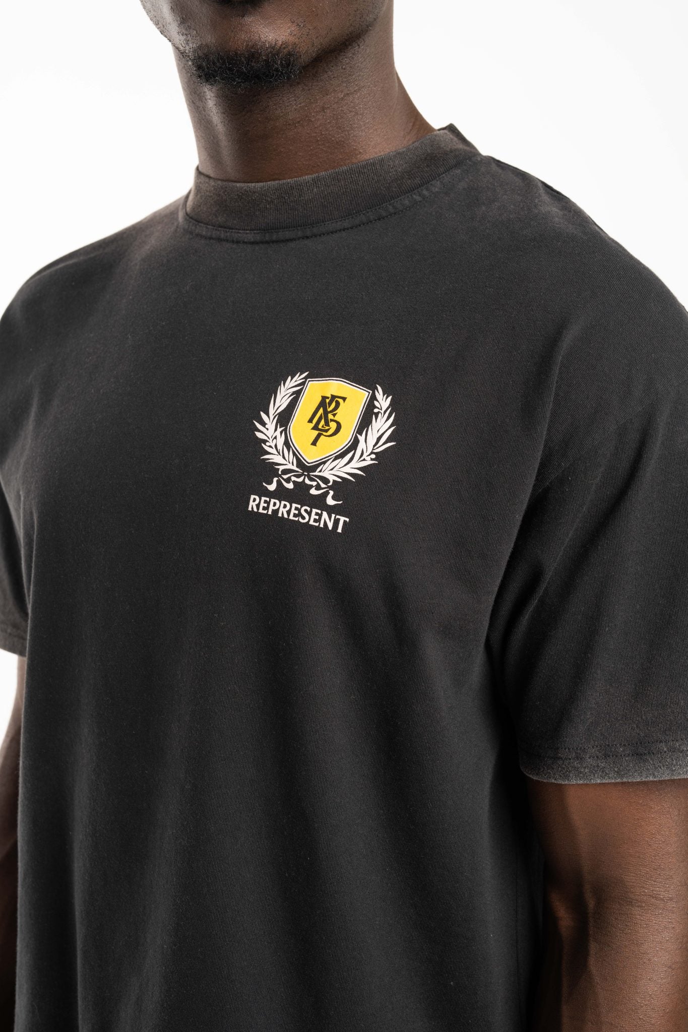 REPRESENT MEN’S CREST T SHIRT MLM41069-06 VINTAGE BLACK