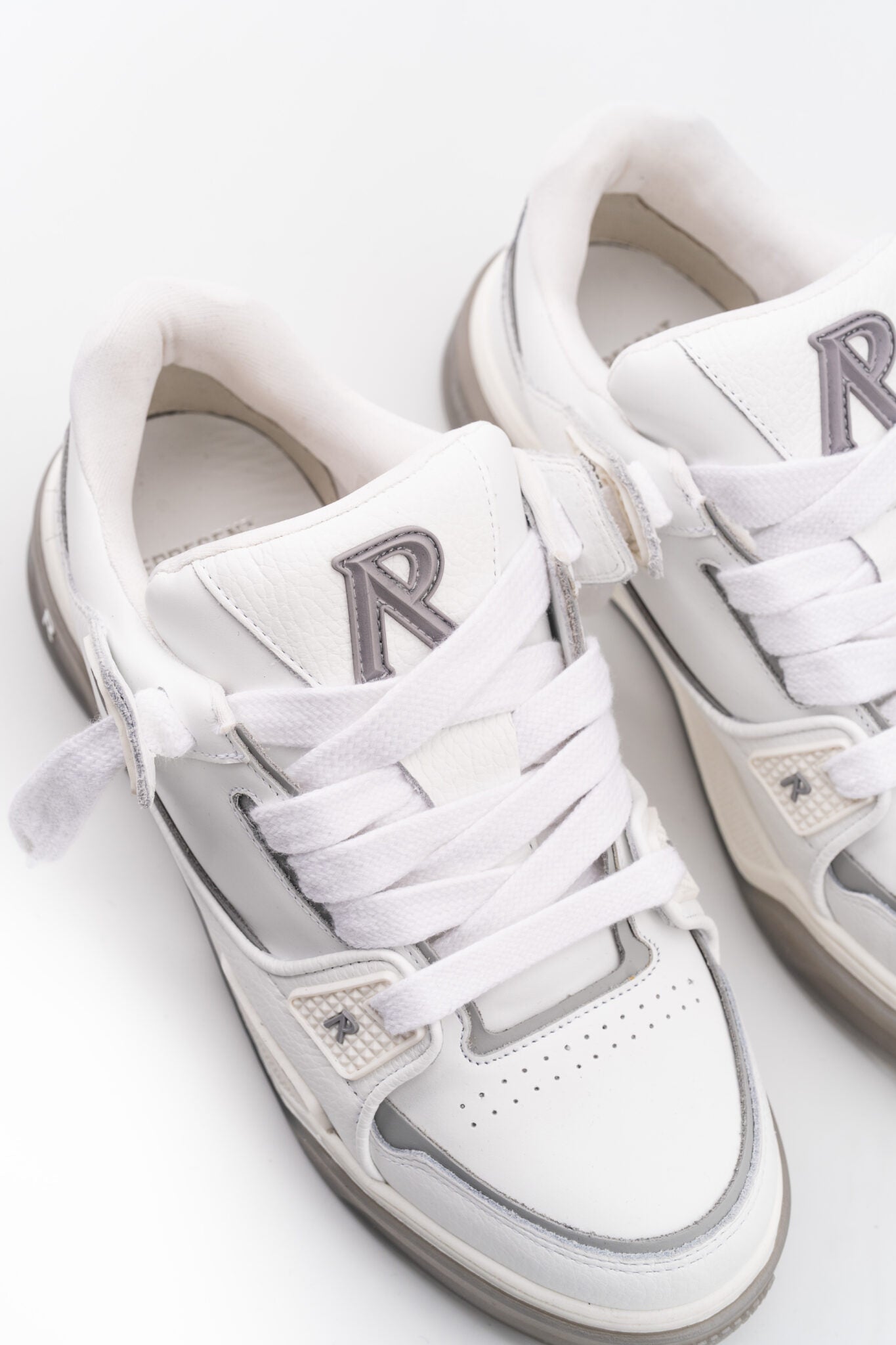 (CORE) REPRESENT MEN’S STUDIO SNEAKER MLM9754-119 WHITE/GREY